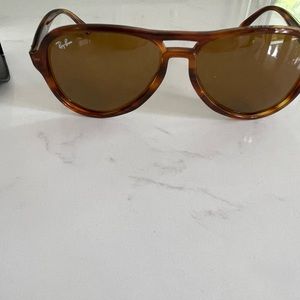 Ray-Ban Resin Aviator Sunglasses